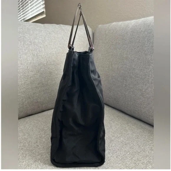 Gucci Nylon black bag with Gunmetal Silver handles 002-1025 200682 EUC - Picture 12 of 16